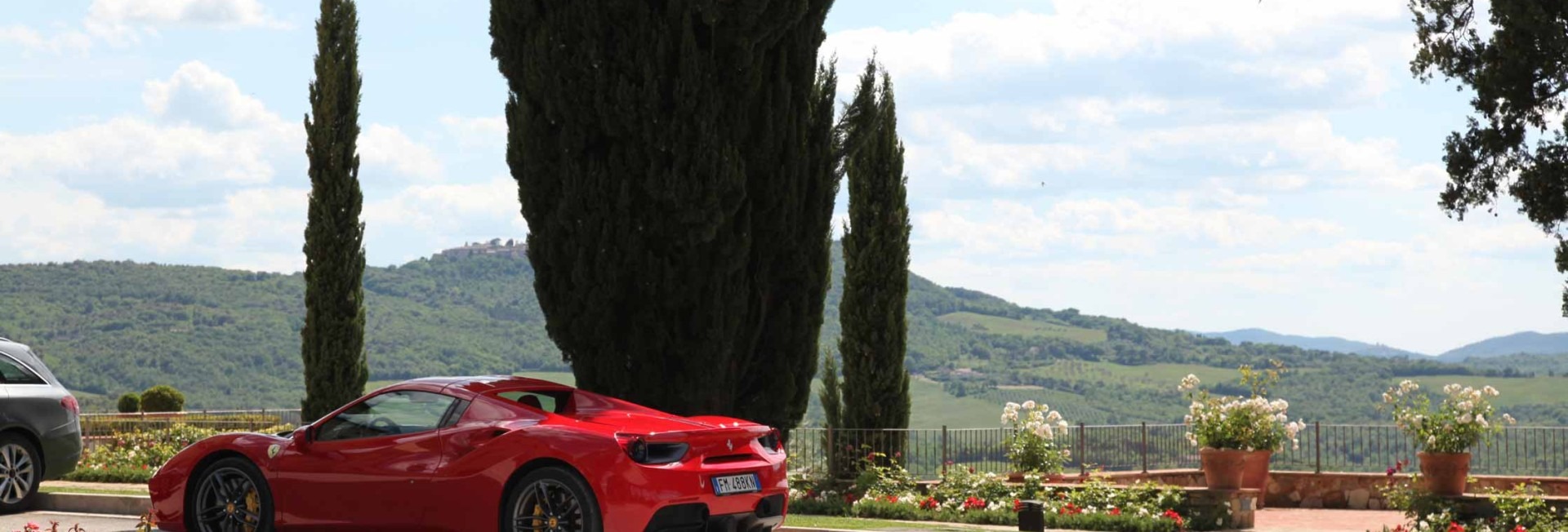 drive in motion Sports Car Tour Italy Chianti Ferrari